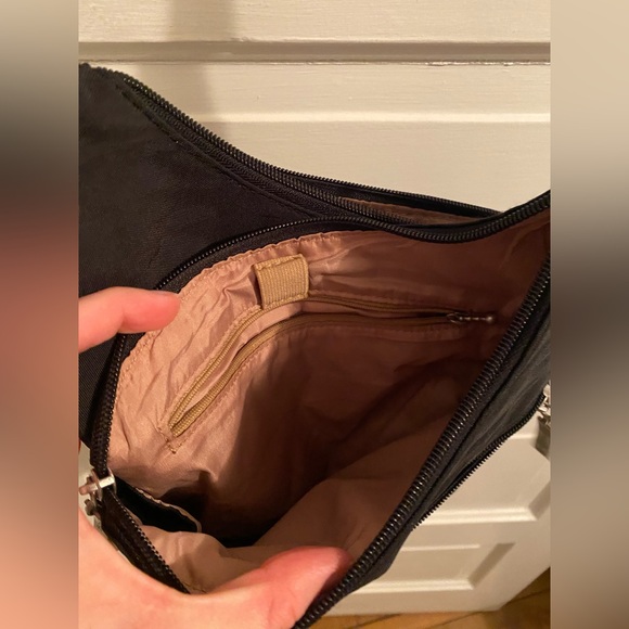 Baggallini Black Adjustable Crossbody Bag - Picture 4 of 9